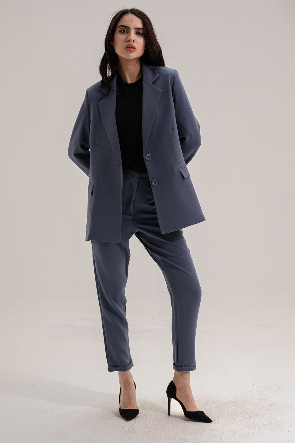 سترة رسمية عصرية باللون الأزرق