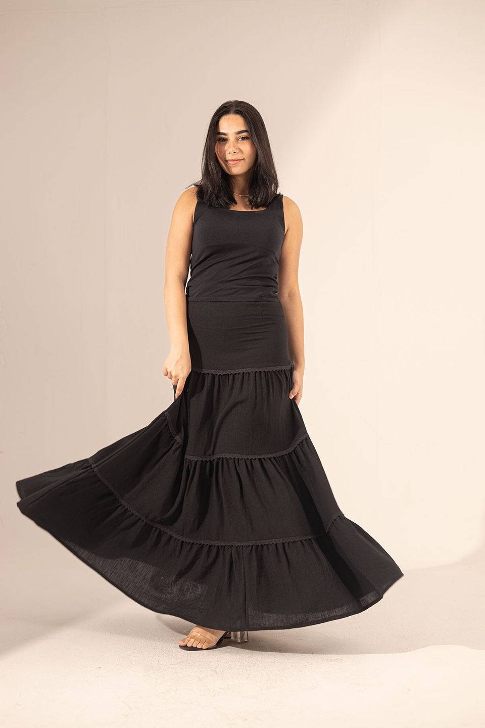 سكيرت صيفية مريحة باللون الأسود