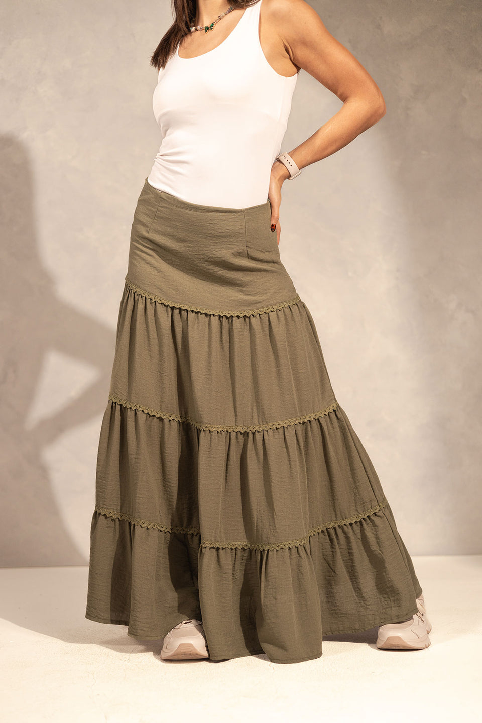 سكيرت صيفية مريحة باللون الزيتوني