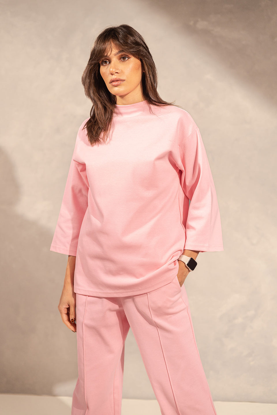 تي شيرت صيفي مريح باللون الوردي