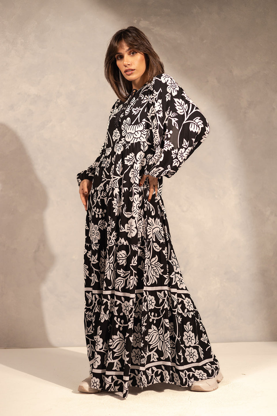 فستان أسود منقوش