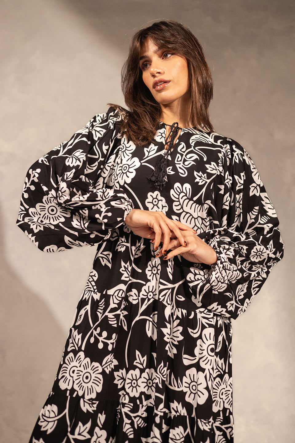 فستان أسود منقوش