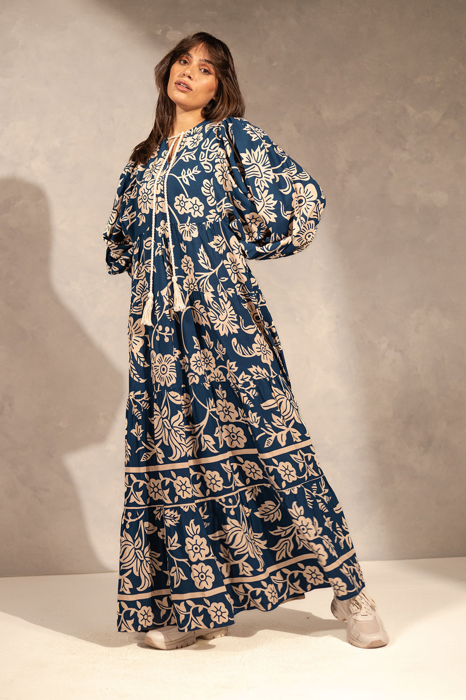 فستان أزرق منقوش