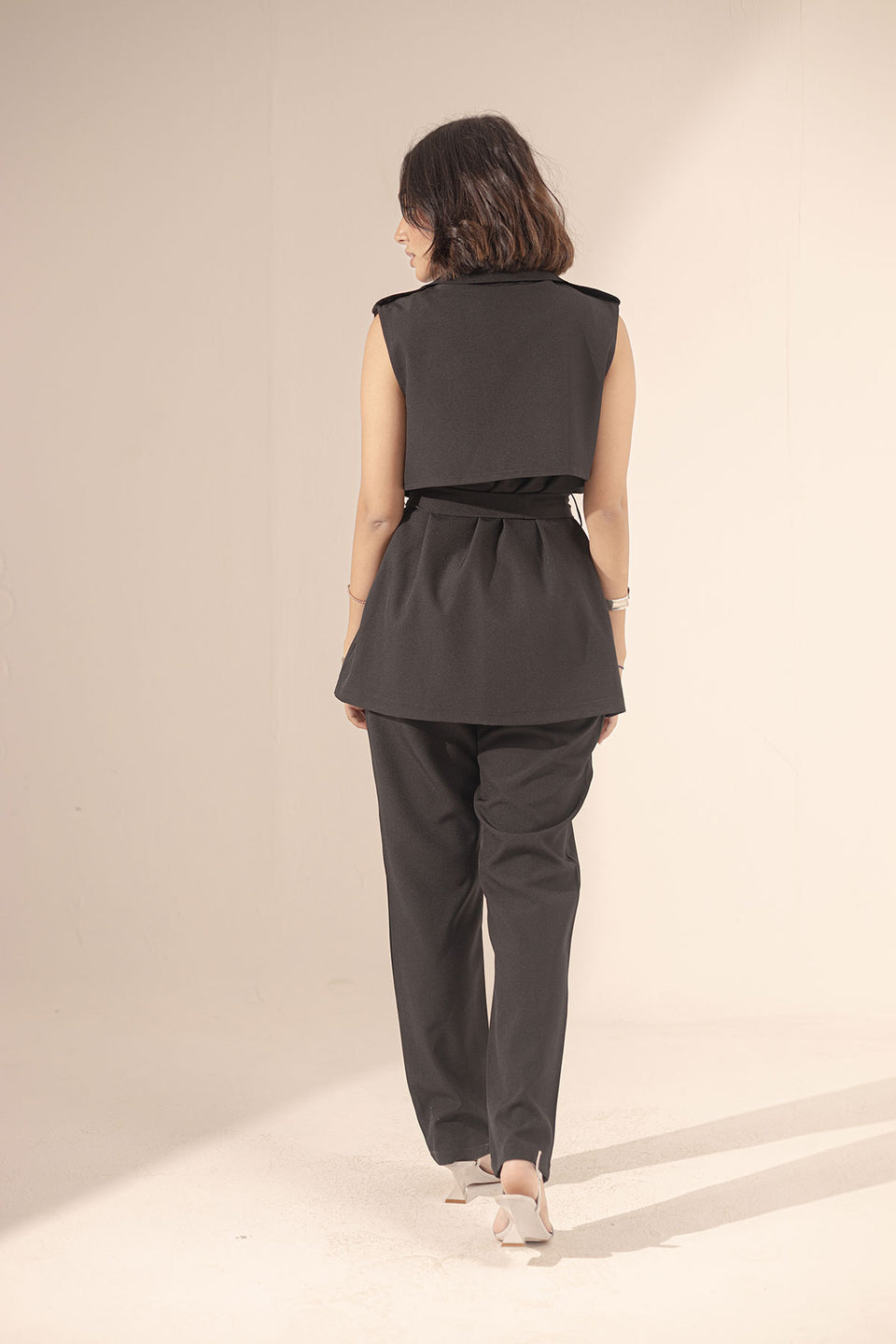 Black Sleevless Formal Tied Set