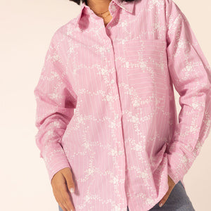 قميص كاروه وردي مطرز