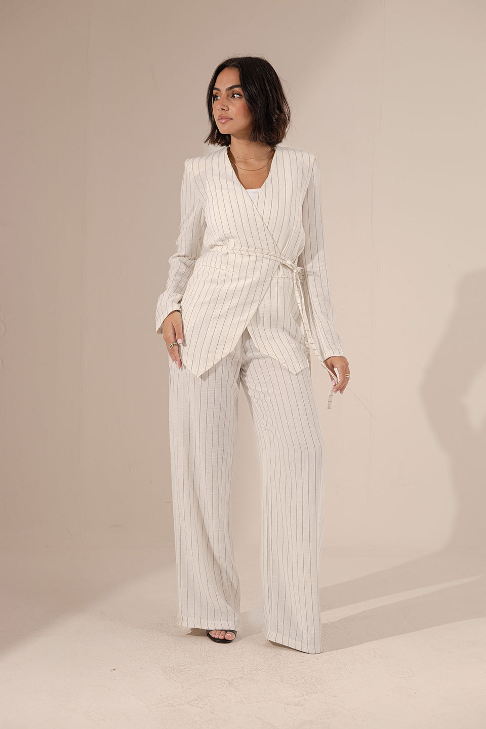 White Srtiped Warp Linen Blazer