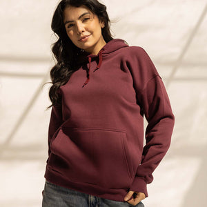 هودي ميلتون برغندي أوفر سايز – دفء راقٍ بإطلالة مريحة