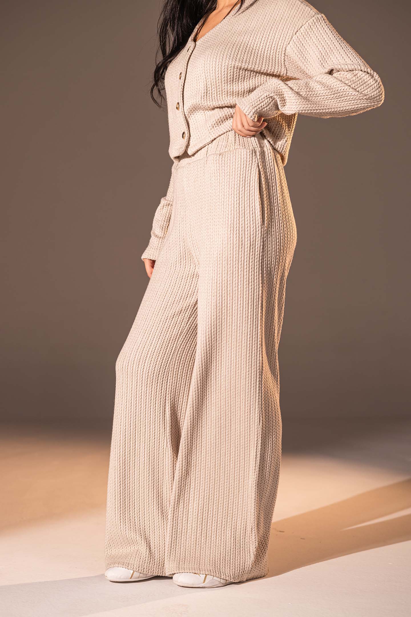 بنطال محبوك بلون البيج للاسترخاء