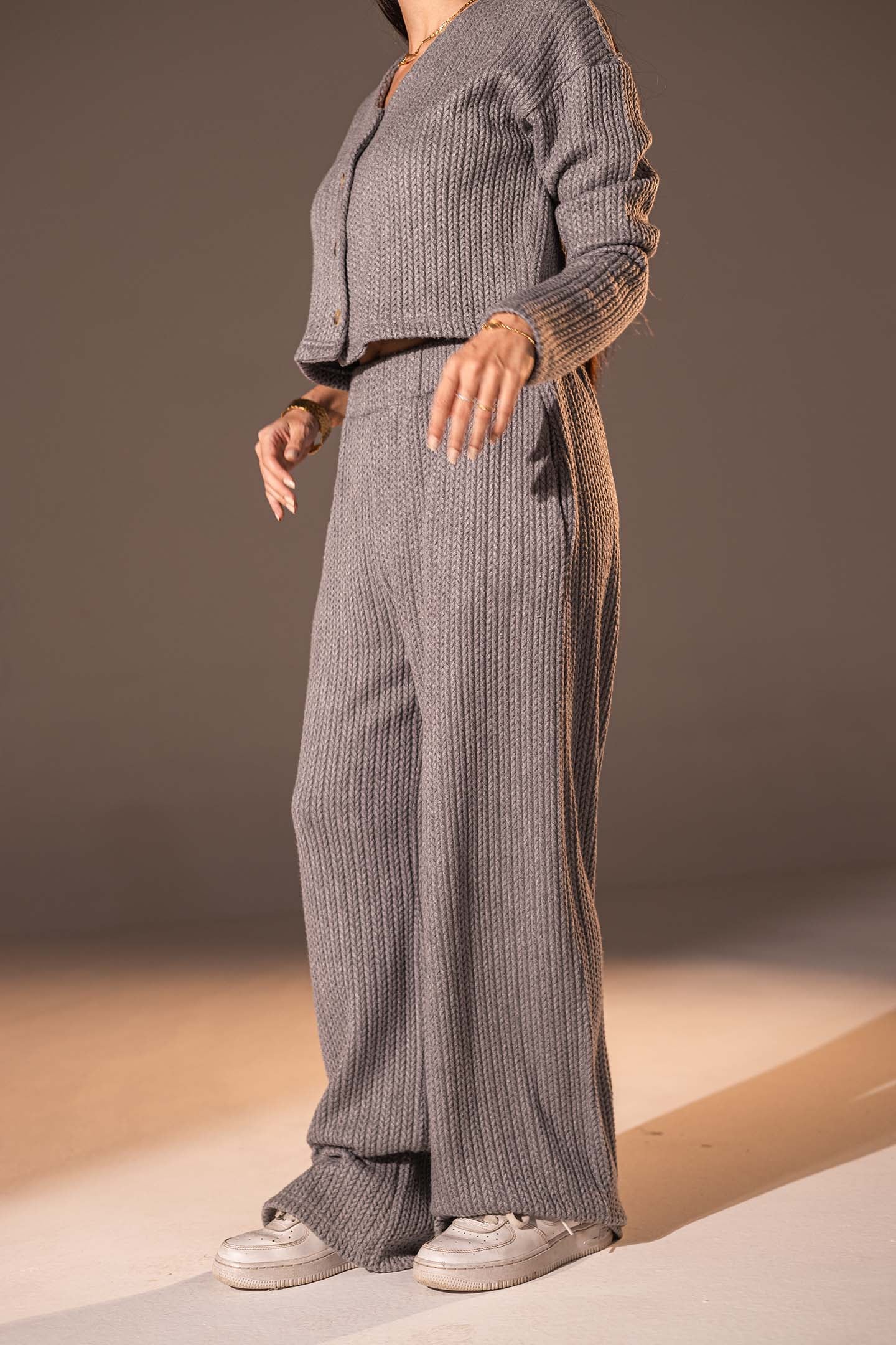 بنطال محبوك بلون الرمادي للاسترخاء