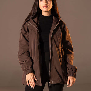 جاكيت مقاوم للرياح بلون البني