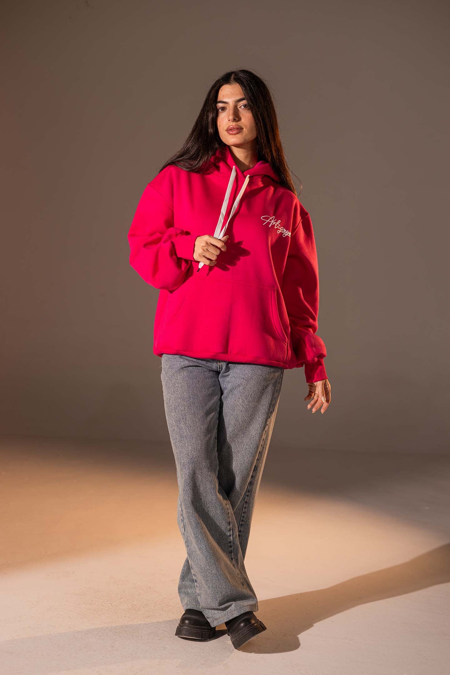 هودي واسع بطبعة تصميم بلون فوشيا زاهي