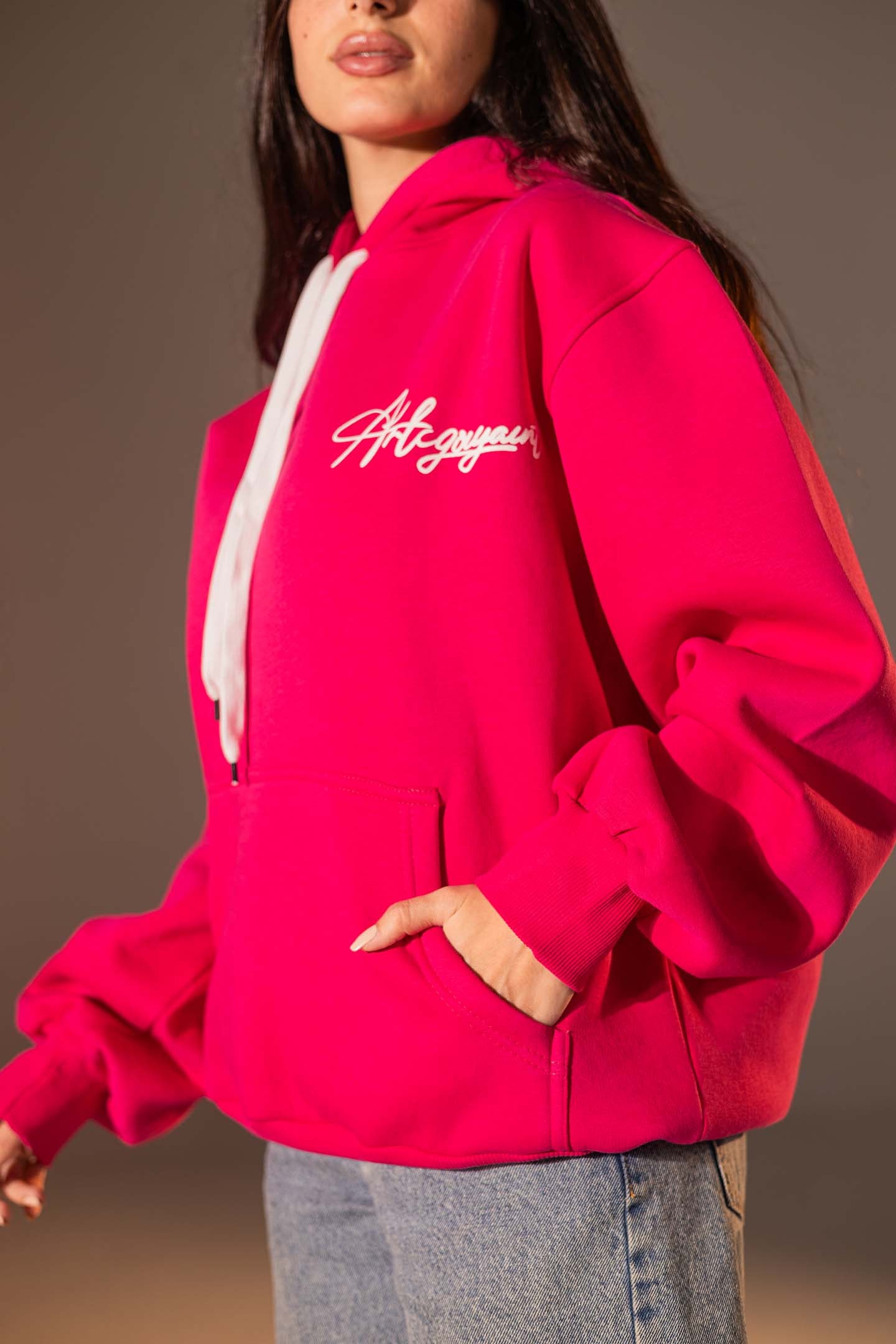 هودي واسع بطبعة تصميم بلون فوشيا زاهي