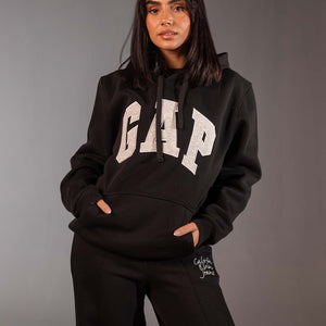 هودي أسود مريح بتطريز