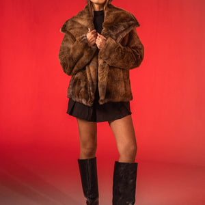 معطف فرو صناعي ناعم بلون الكاميل