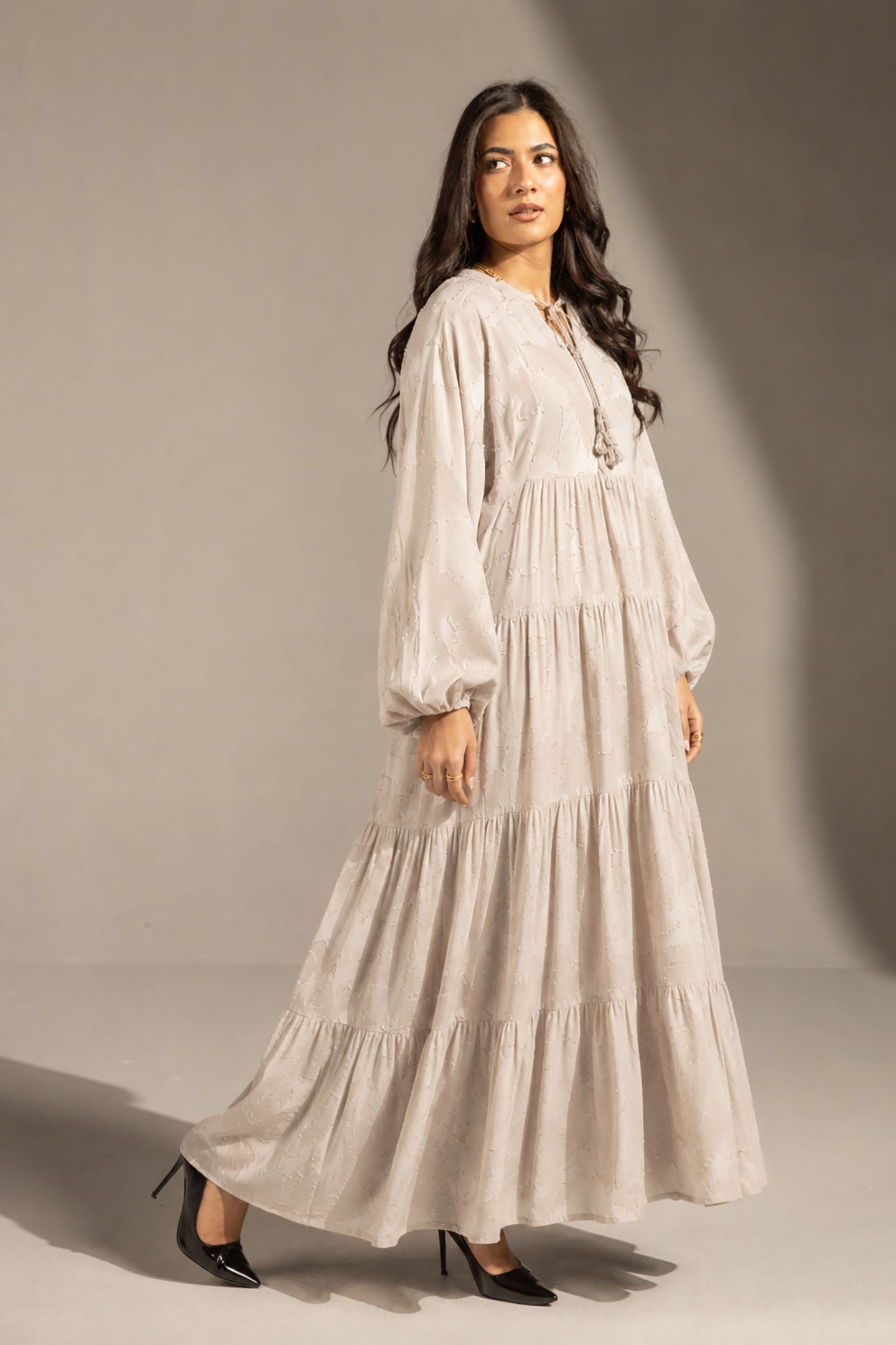 beige jacquard dress Tiered Maxi with Tassel – 2x2clothing Beige Sweetheart Corseted Midi top_flag: TRENDING NOW making this PrettyLittleThing dress Child  Size:child-3