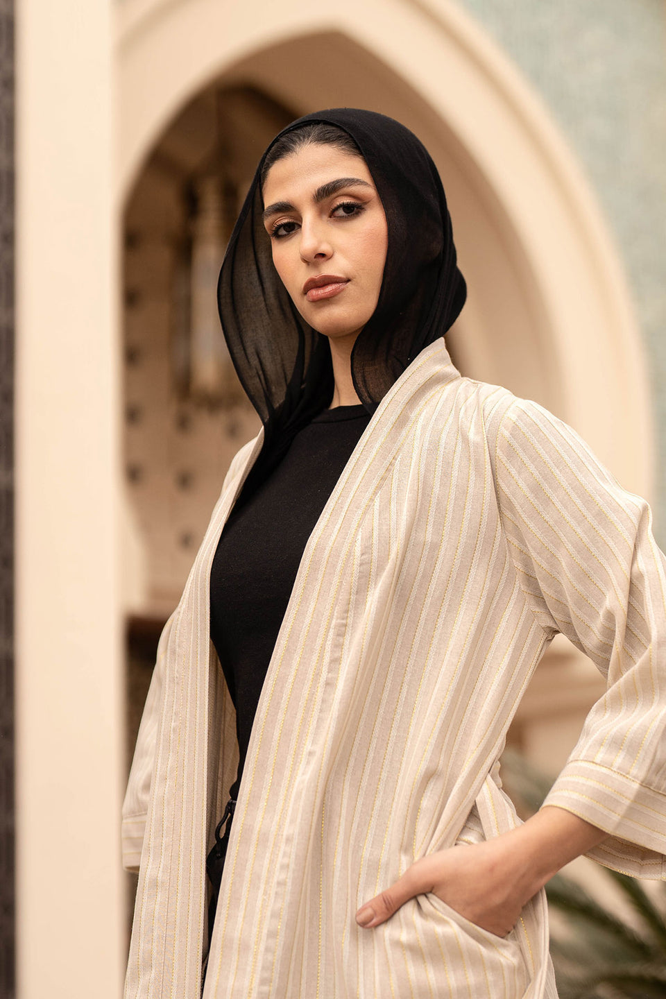 كارديجان مخطط باللون الذهبي