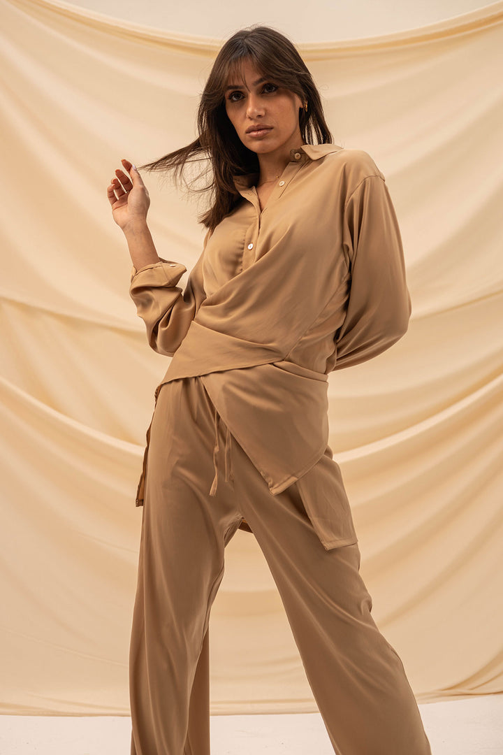 مجموعة بقع القهوة المربوطة