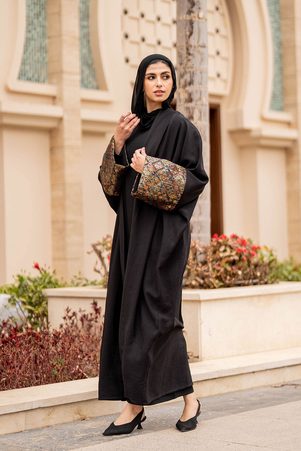 Black Seemless Ramadan Abaya