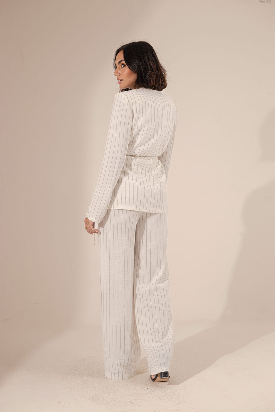 White Srtiped Warp Linen Blazer