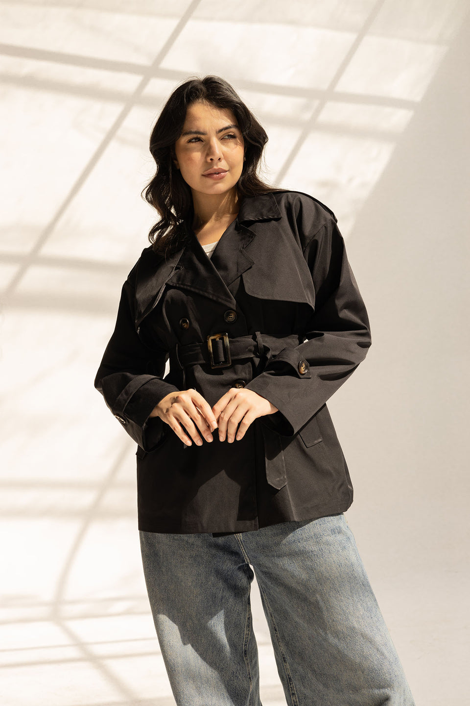 ترنش كوت قصير بحزام – اسود