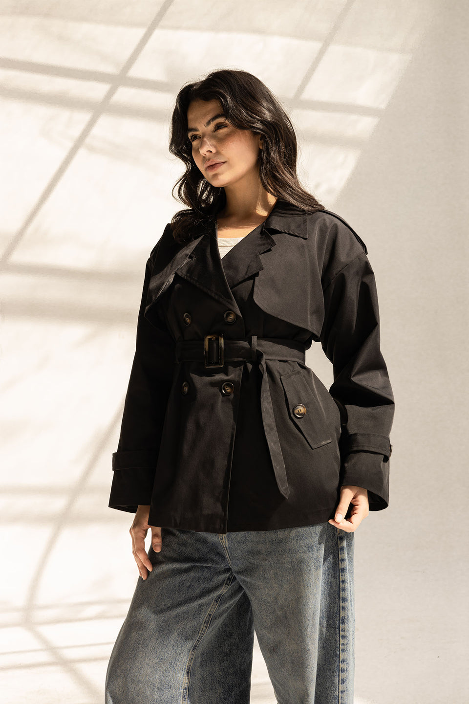 ترنش كوت قصير بحزام – اسود