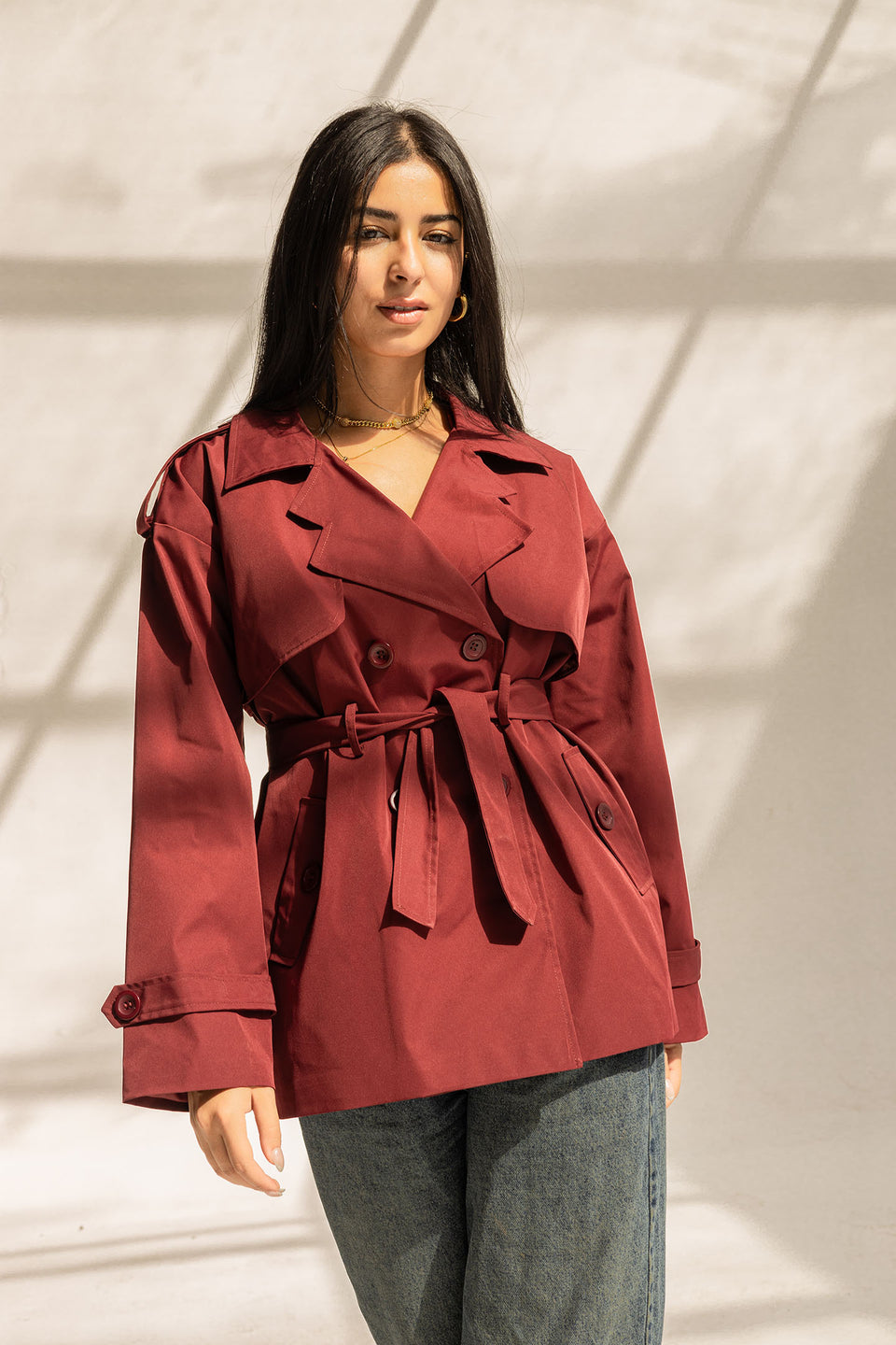 ترنش كوت قصير بحزام – أحمر داكن