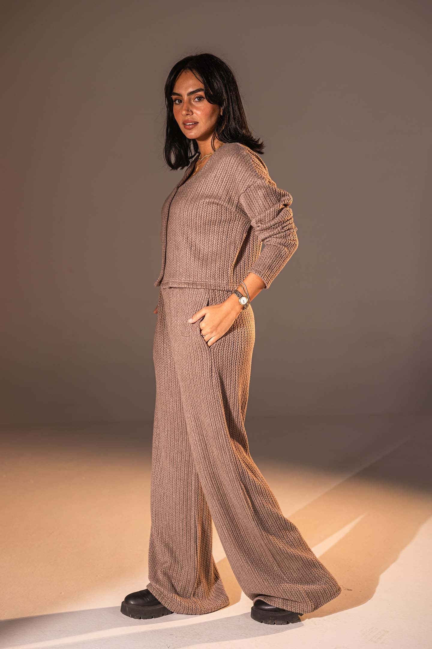 بنطال محبوك بلون القهوة للاسترخاء