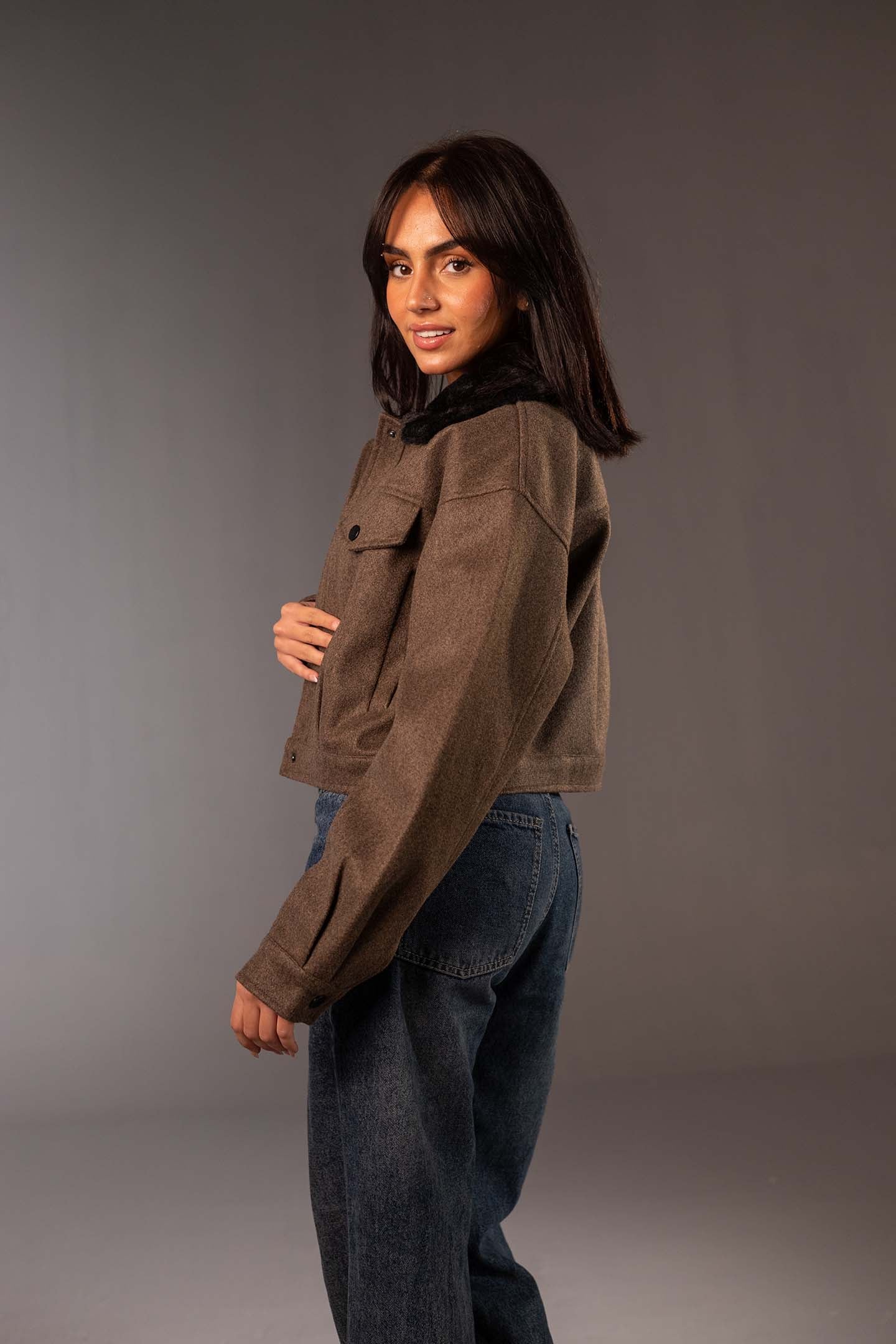 جاكيت بني قصير بخامة Gough-Blend