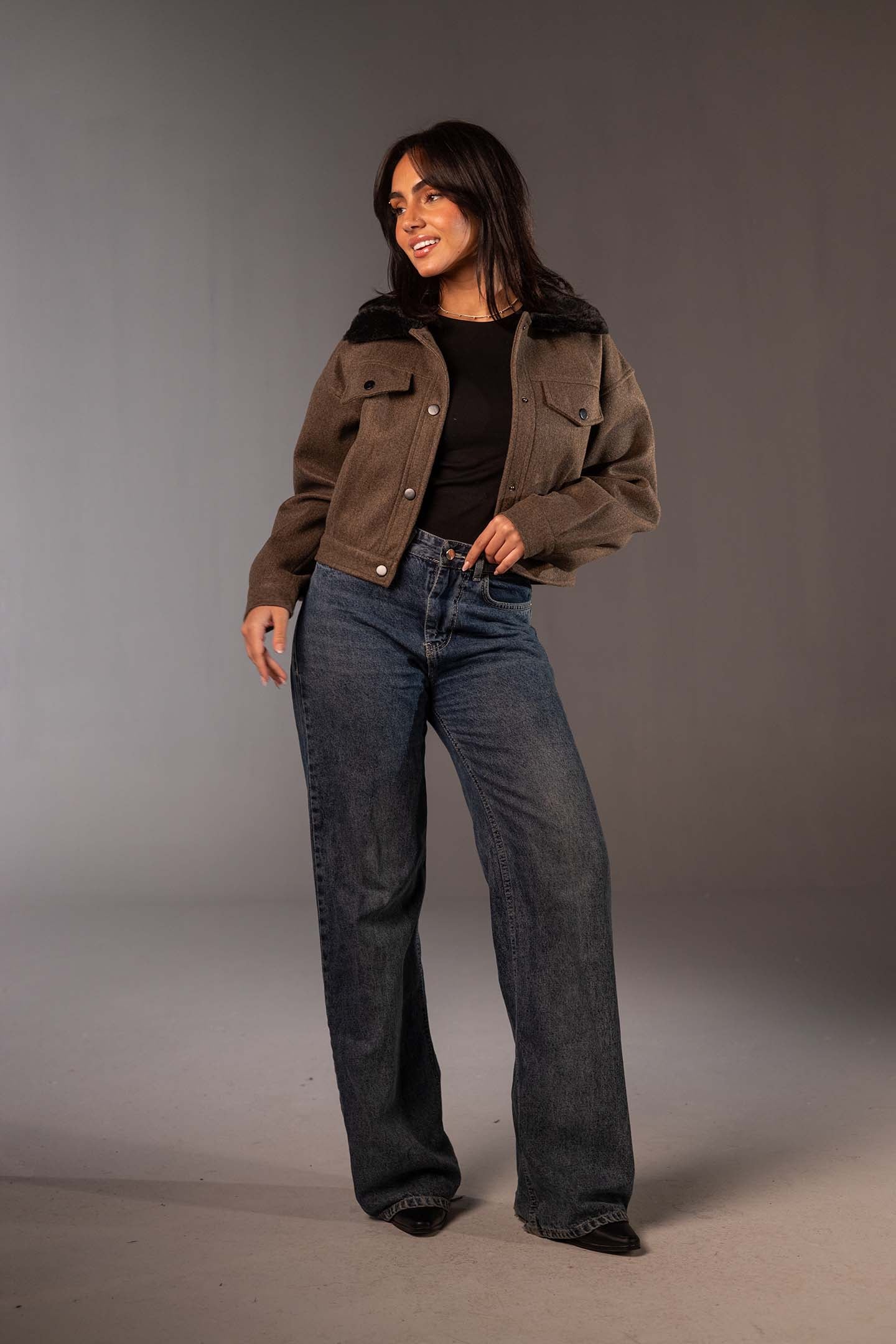 جاكيت بني قصير بخامة Gough-Blend