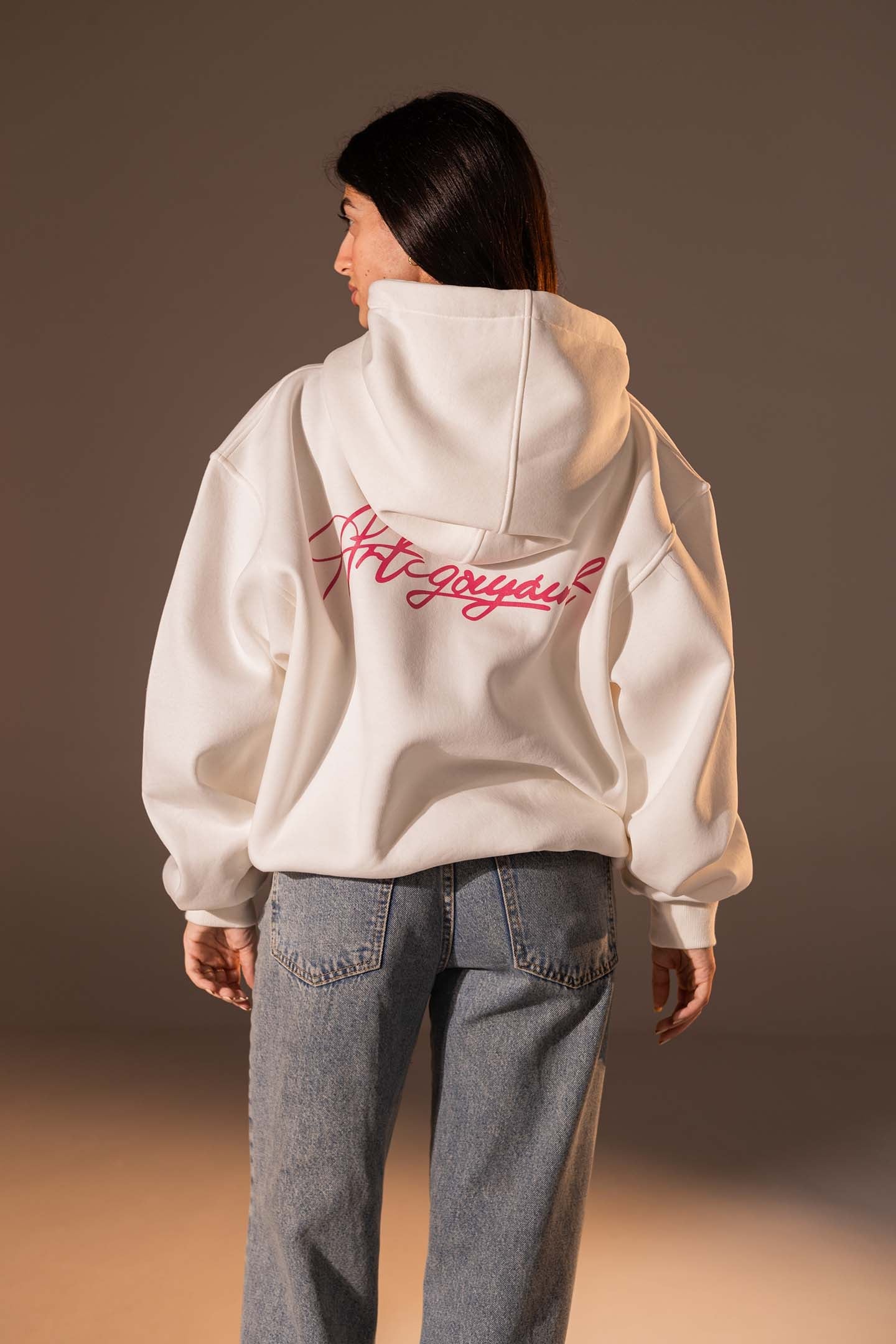 هودي واسع بطبعة تصميم بلون أوف وايت