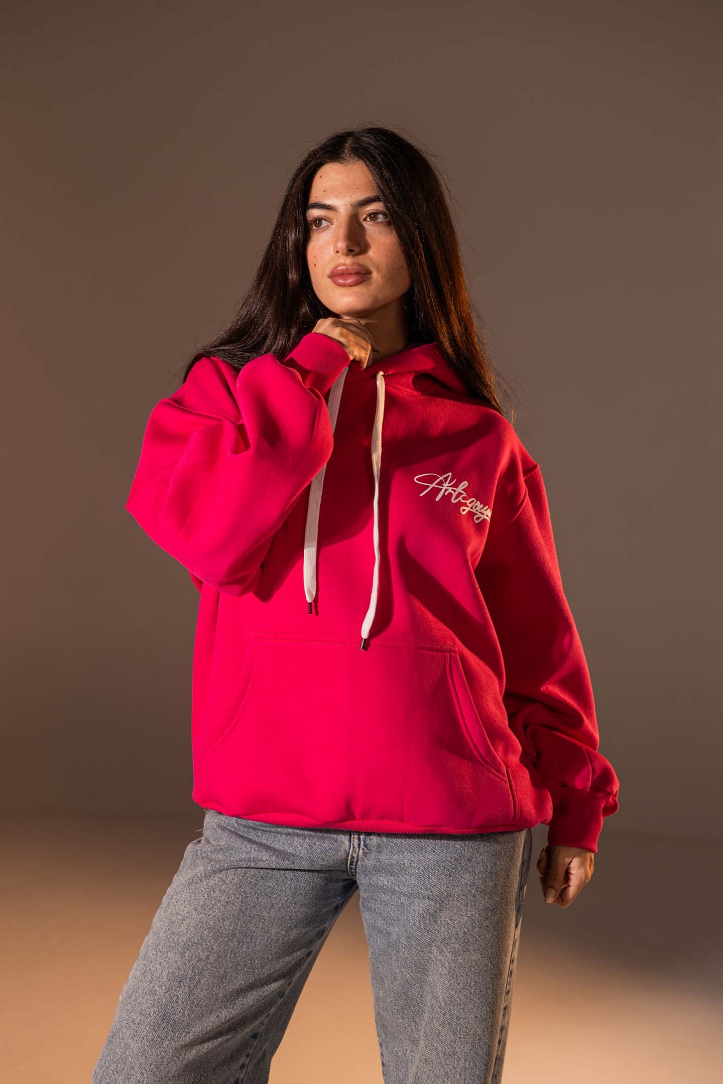 هودي واسع بطبعة تصميم بلون فوشيا زاهي