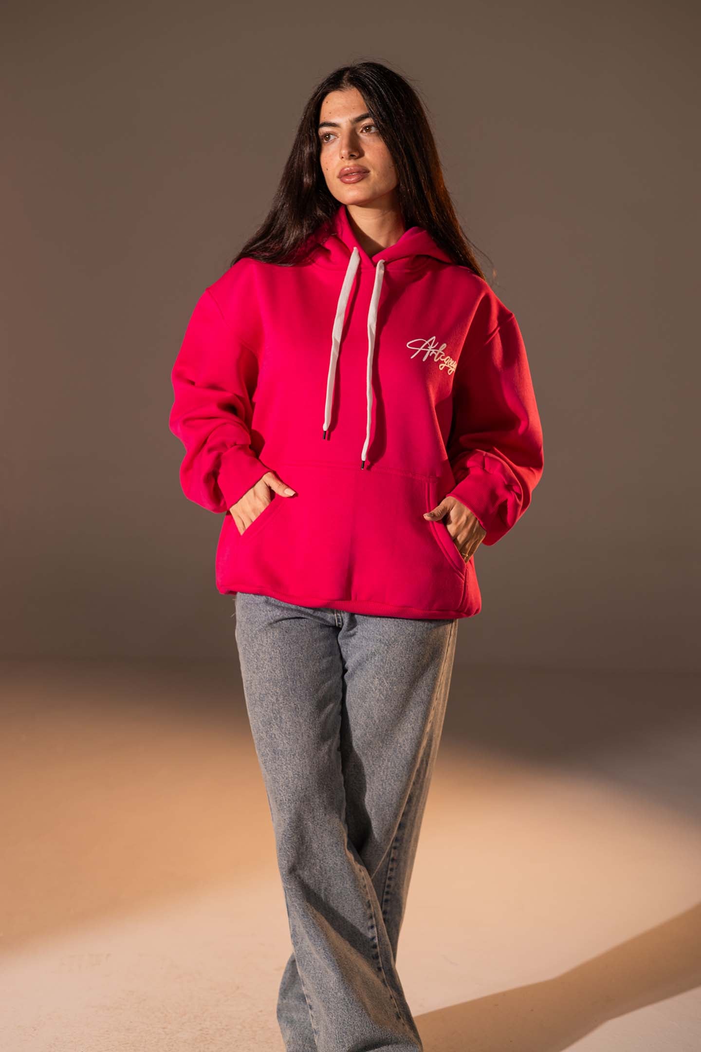 هودي واسع بطبعة تصميم بلون فوشيا زاهي