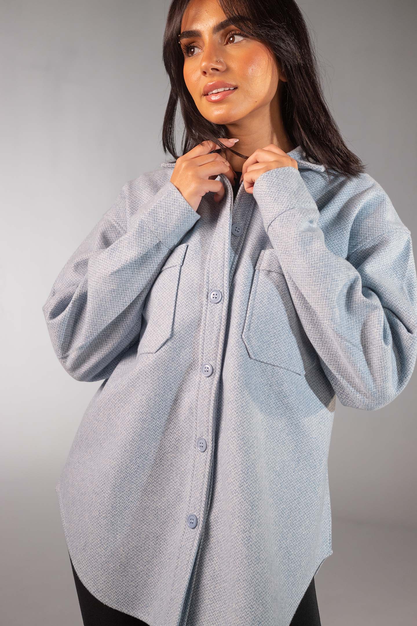 قميص صوف لبني بقَصّة مريحة