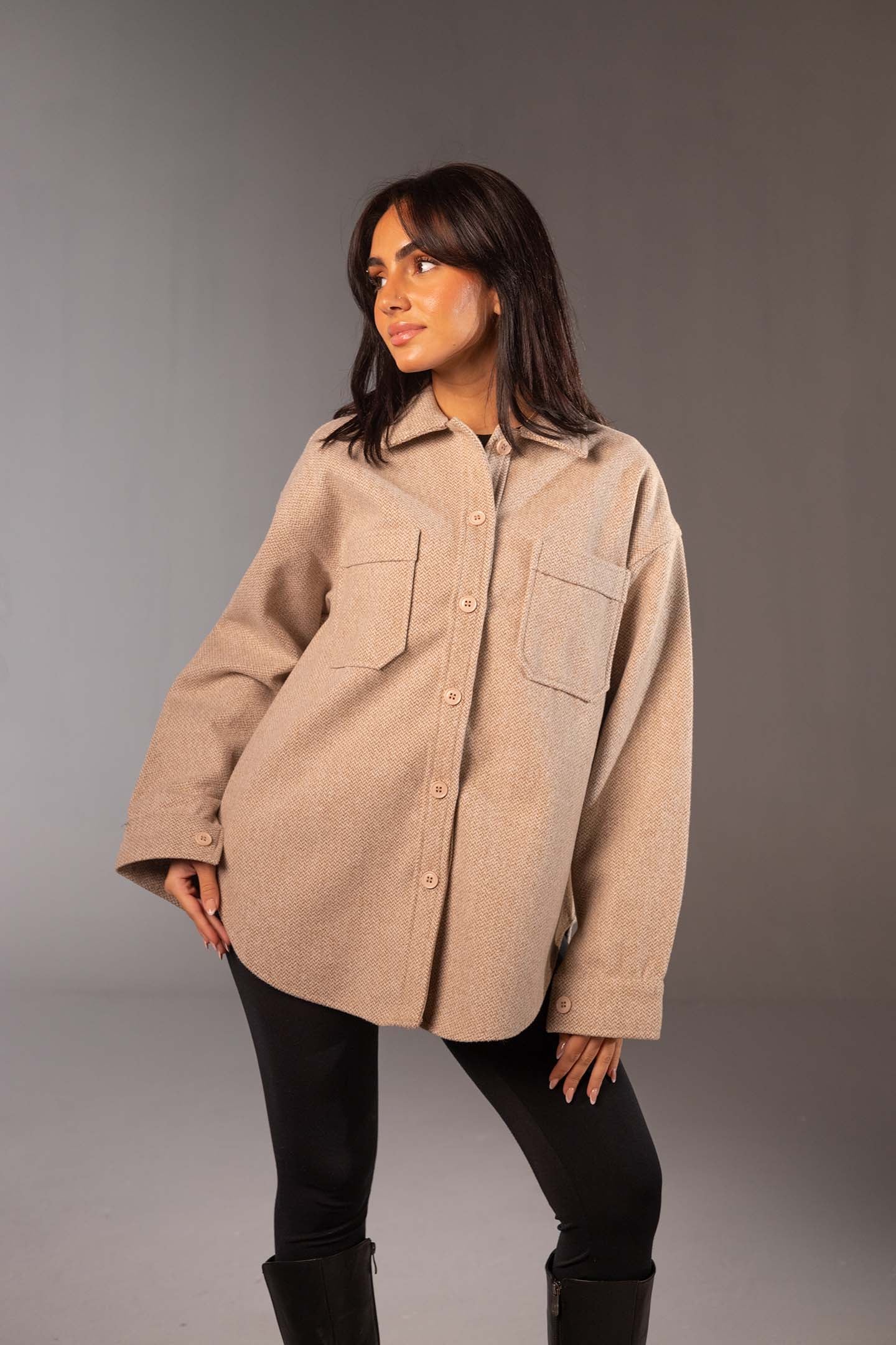 قميص صوف بلون القهوة بقَصّة مريحة