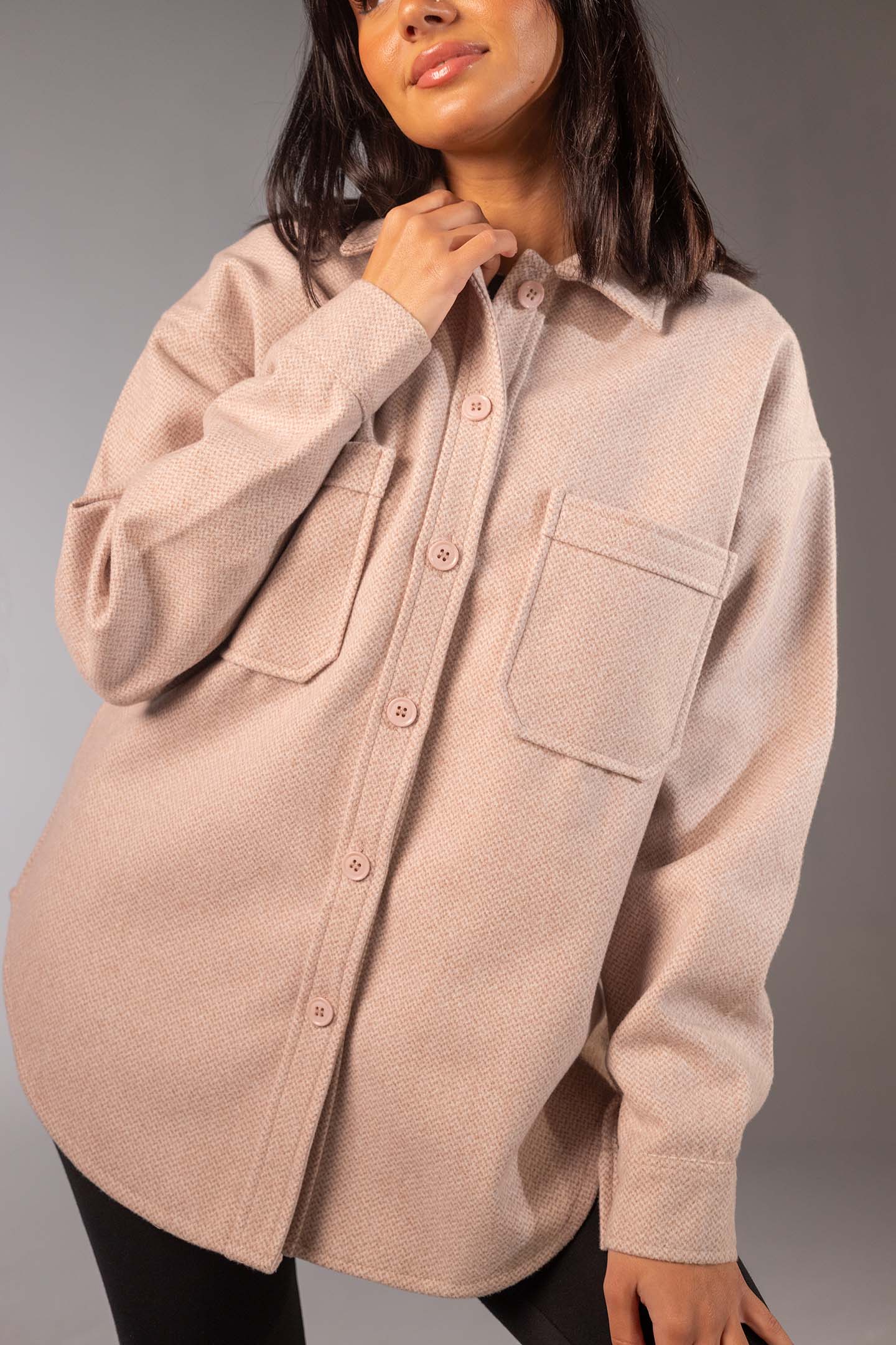 قميص صوف روز بقَصّة مريحة