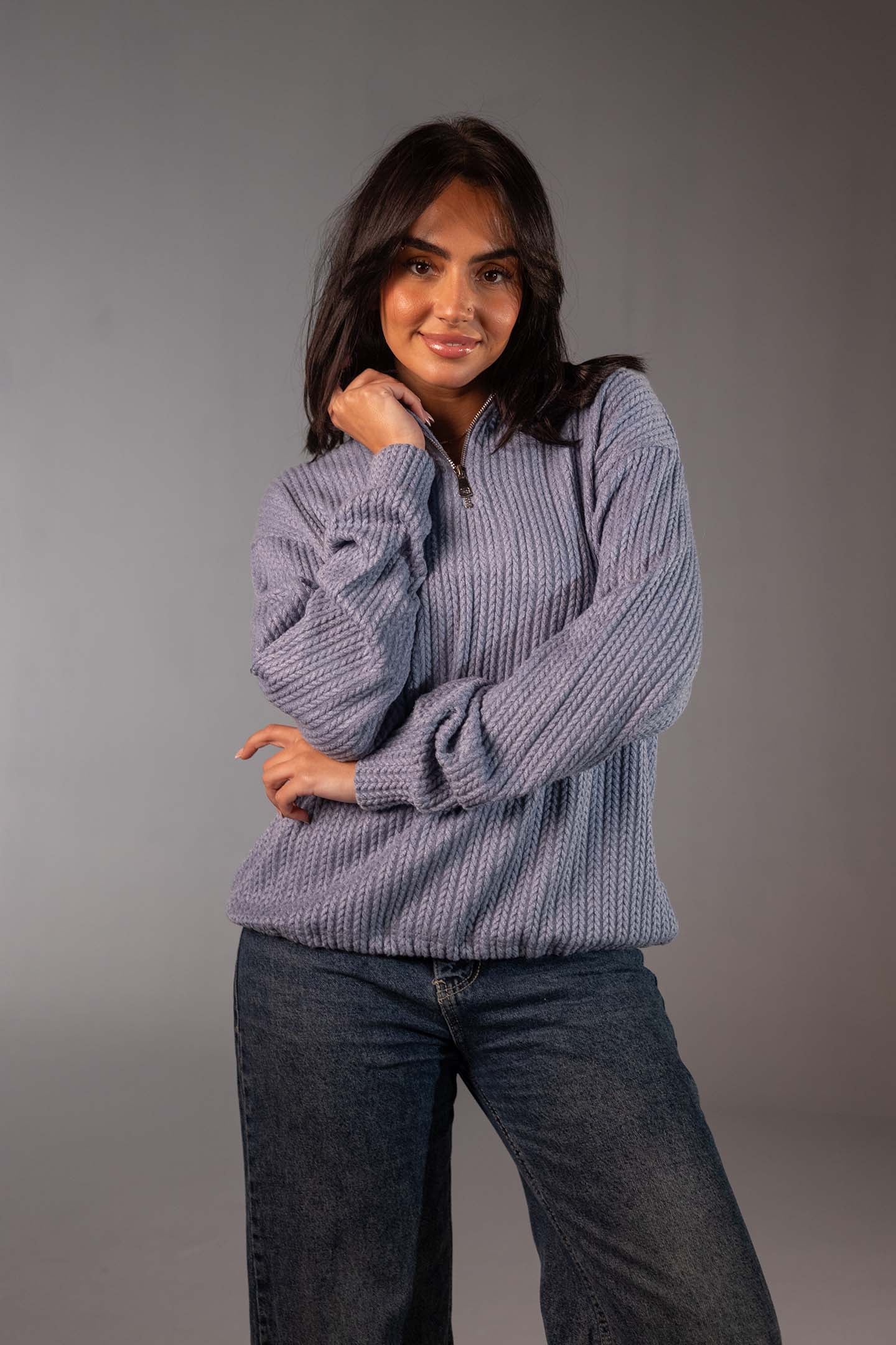 سويتر صوف أزرق مريح بسوستة نصفية