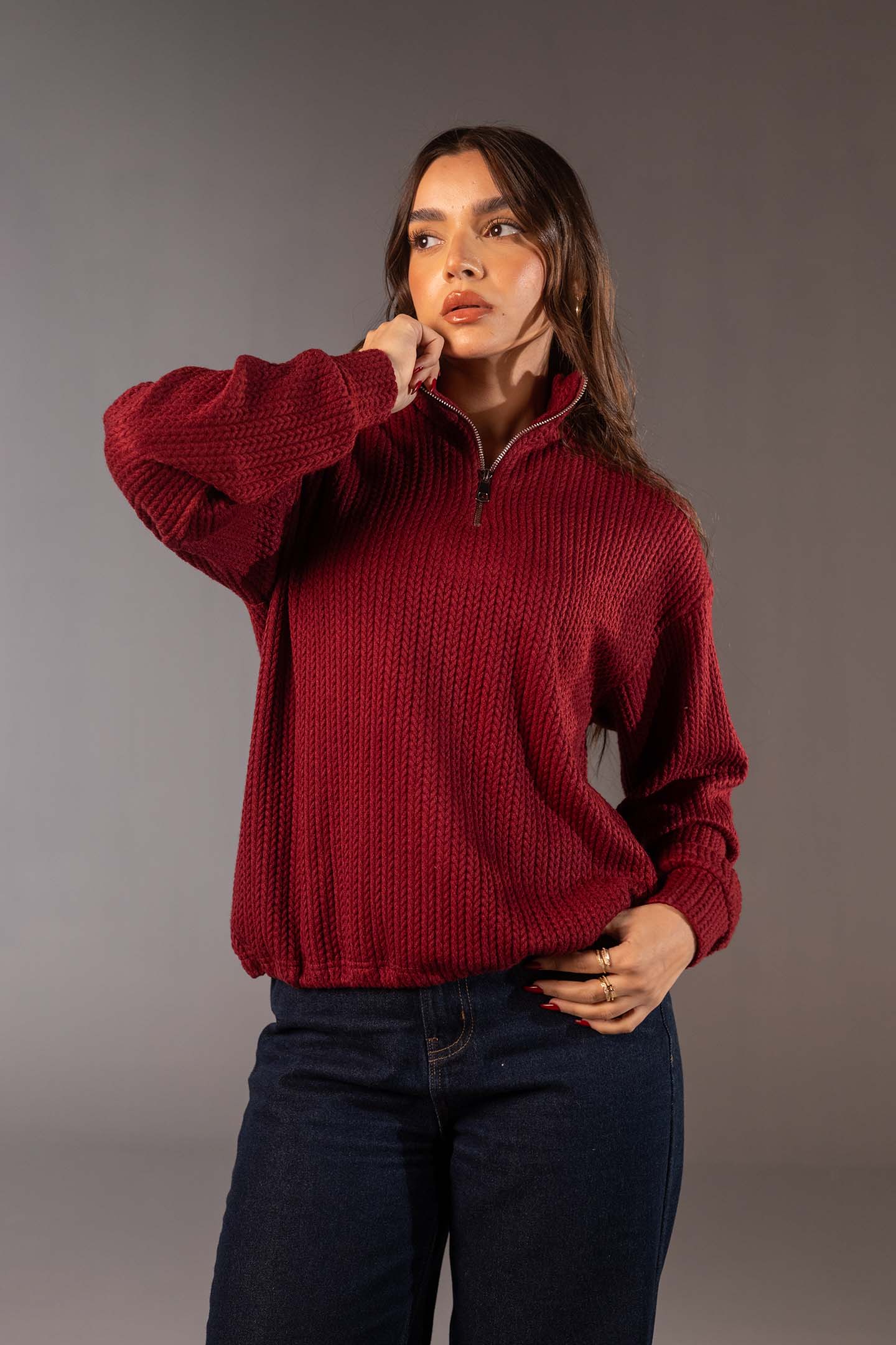 سويتر صوف عنابي مريح بسوستة نصفية