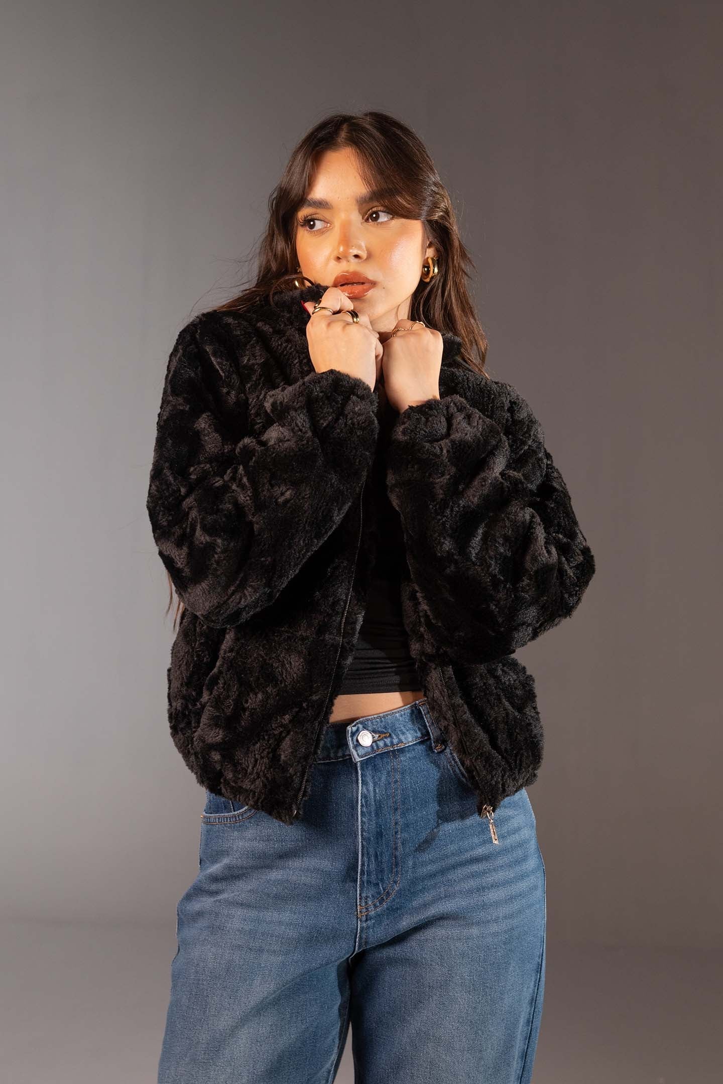 جاكيت فرو تيدي ناعم بسوستة – لون أسود