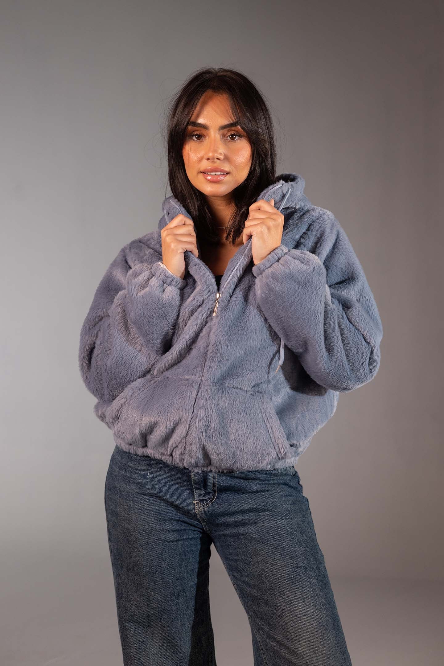 جاكيت فرو تيدي ناعم بسوستة – لون أزرق