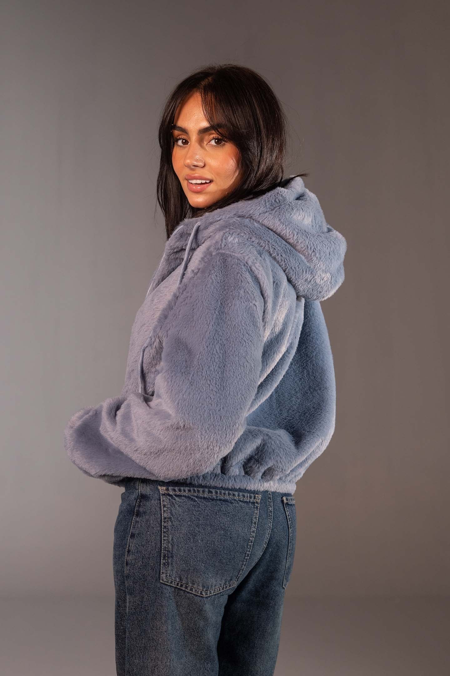 جاكيت فرو تيدي ناعم بسوستة – لون أزرق