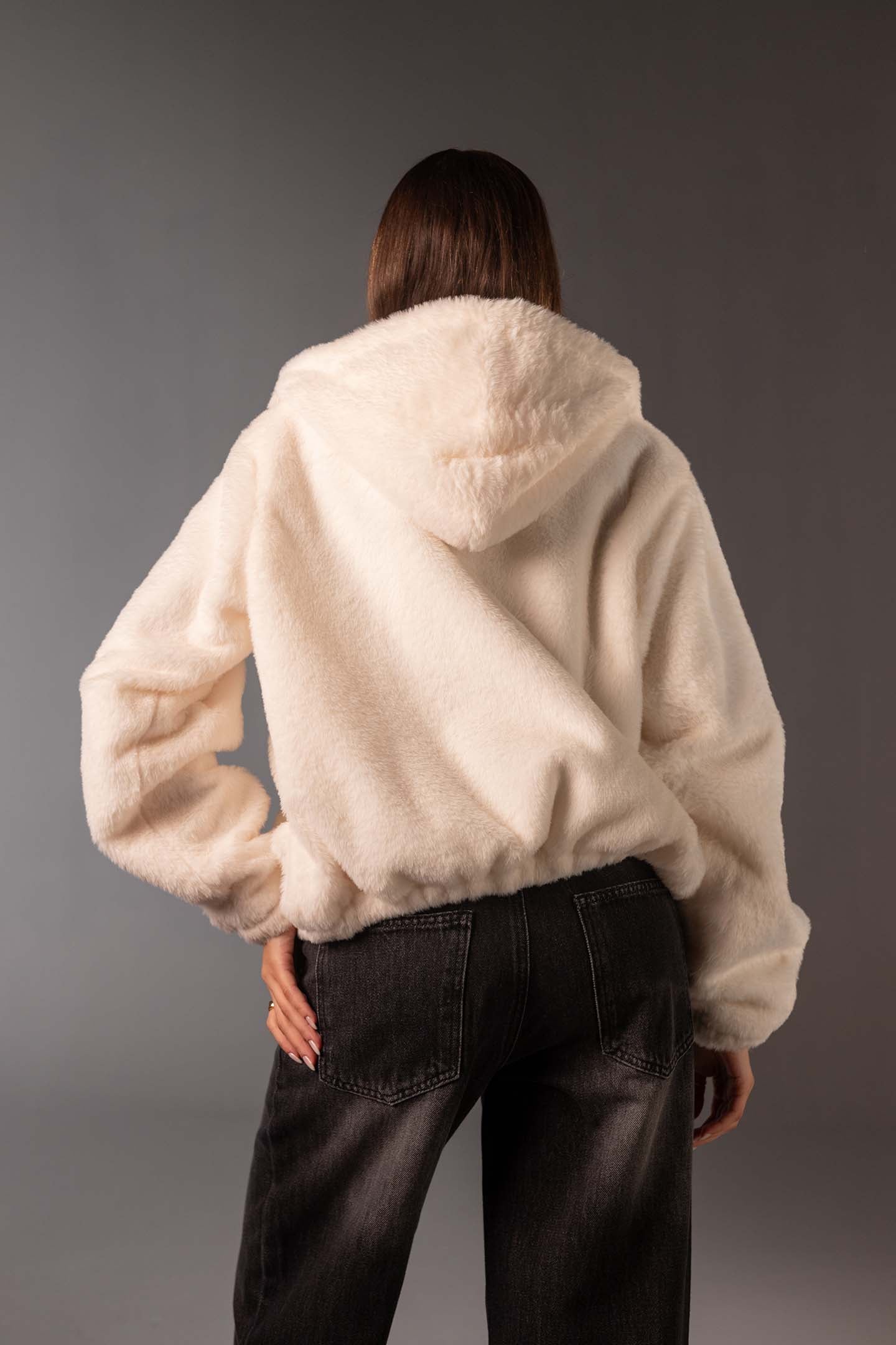 جاكيت فرو تيدي ناعم بسوستة – لون أوف وايت