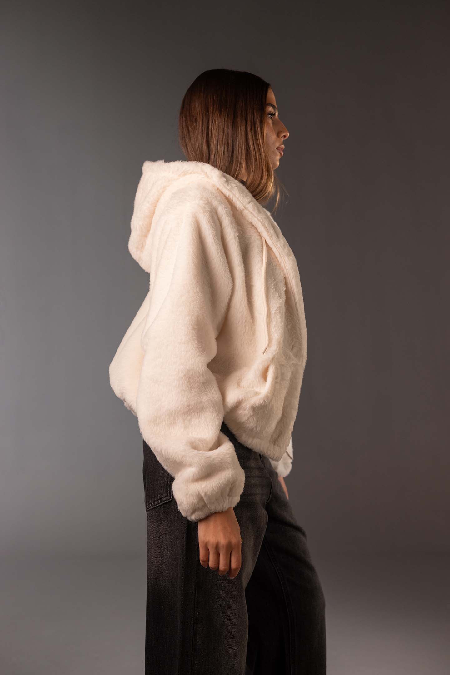 جاكيت فرو تيدي ناعم بسوستة – لون أوف وايت