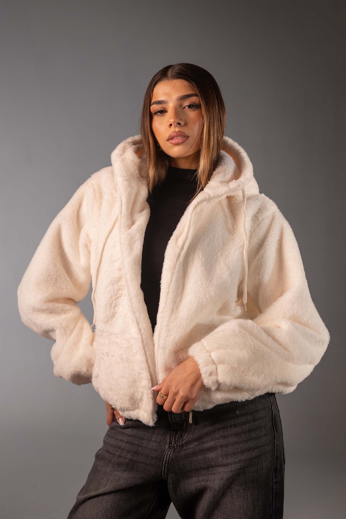 جاكيت فرو تيدي ناعم بسوستة – لون أوف وايت