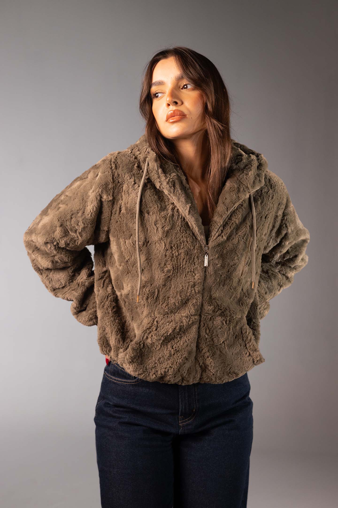 جاكيت فرو تيدي ناعم بسوستة – لون زيتي