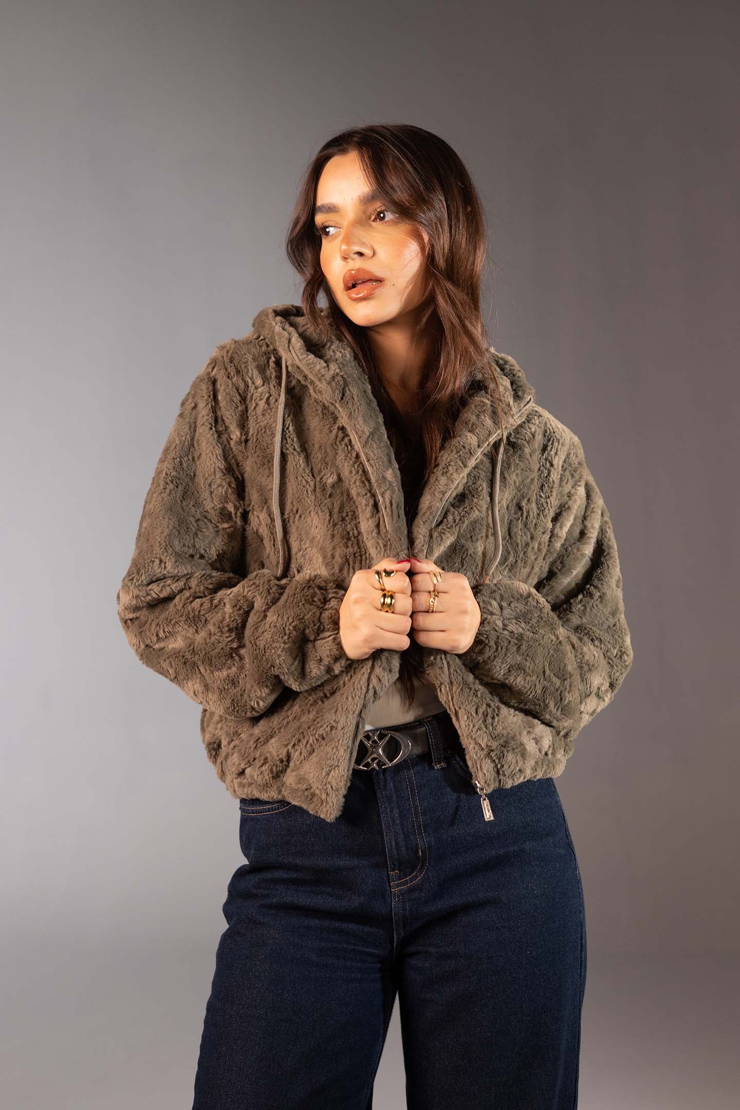 جاكيت فرو تيدي ناعم بسوستة – لون زيتي