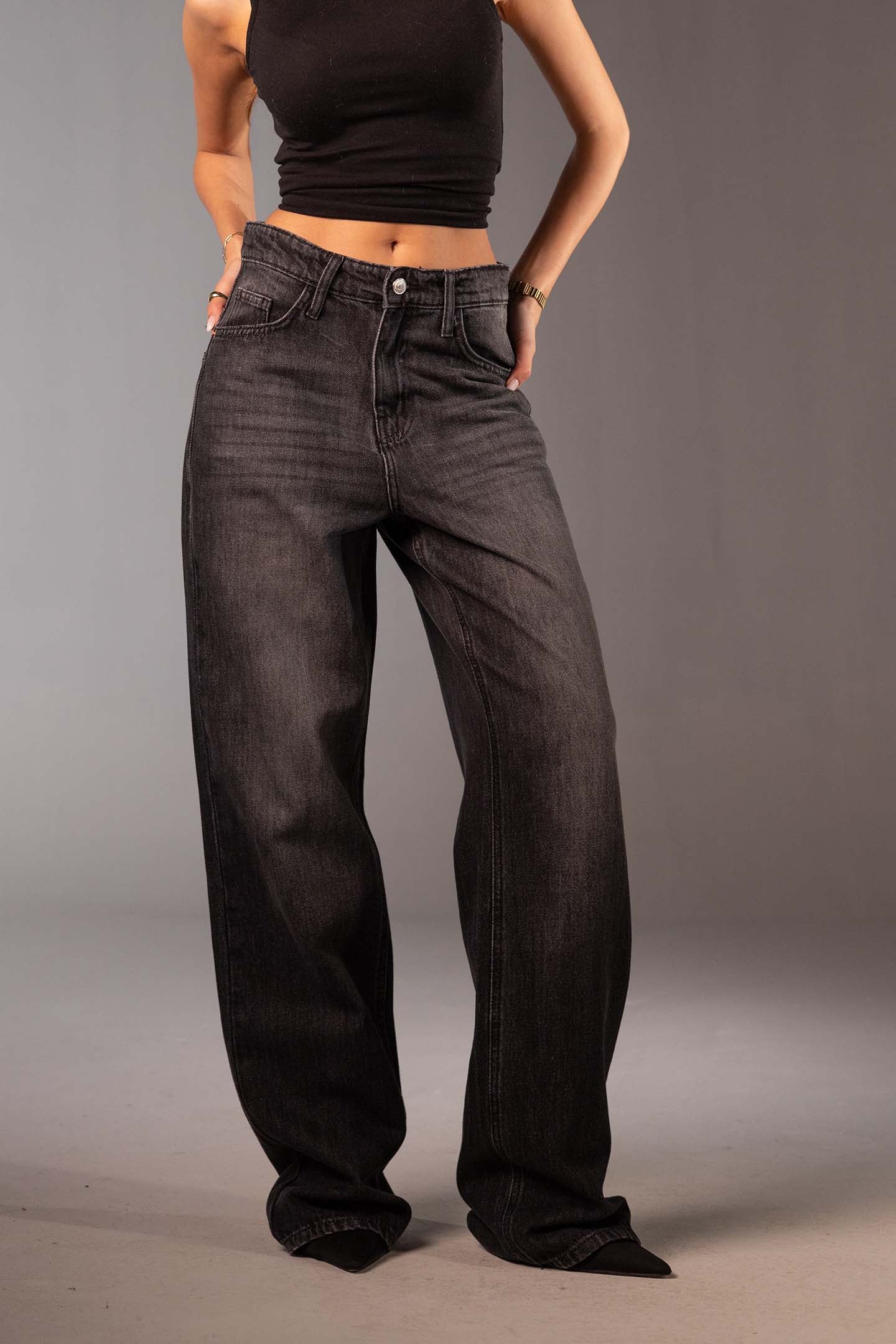 جينز دينم أسود بقَصّة واسعة