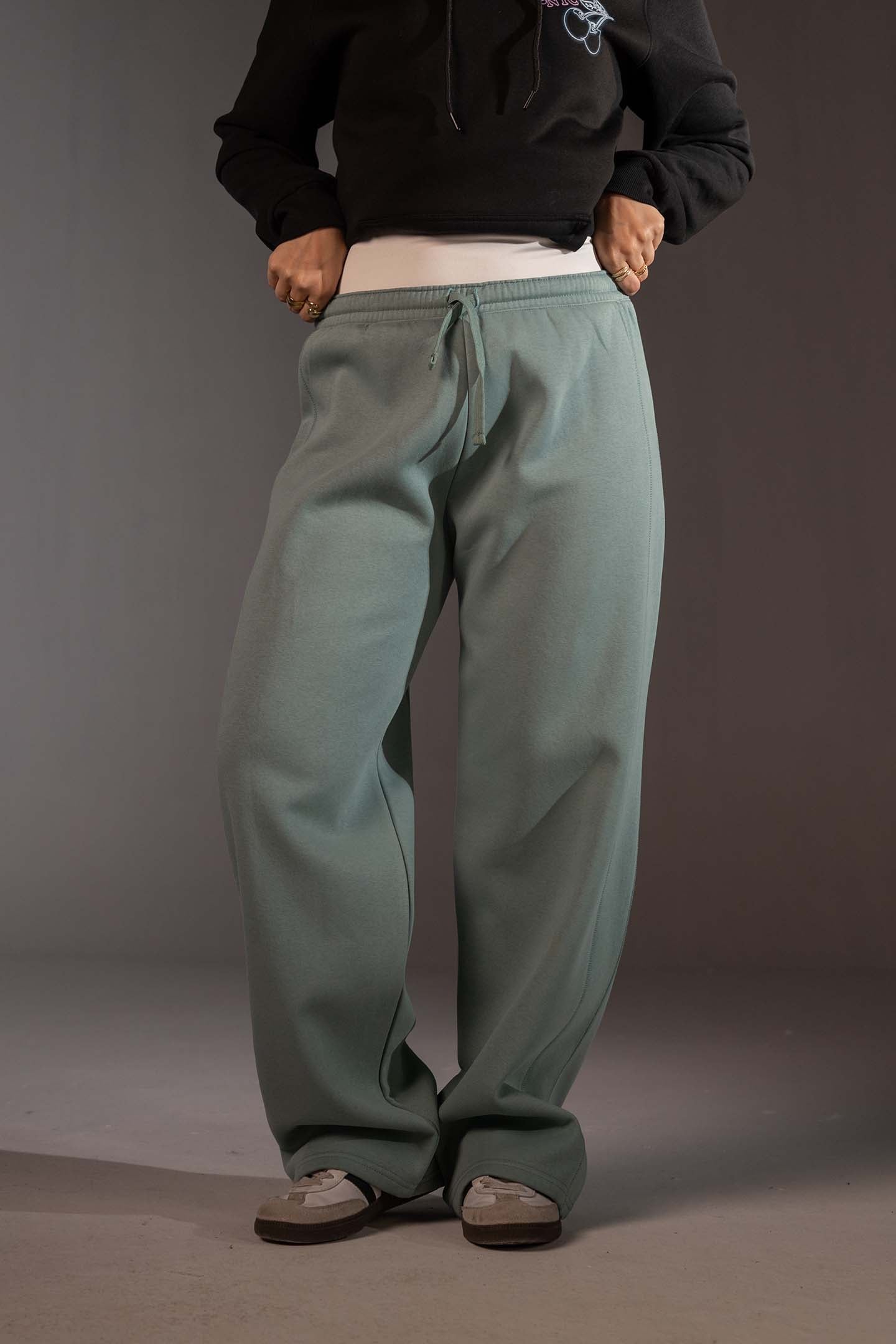 بنطال جوجر منت واسع بقَصّة مريحة