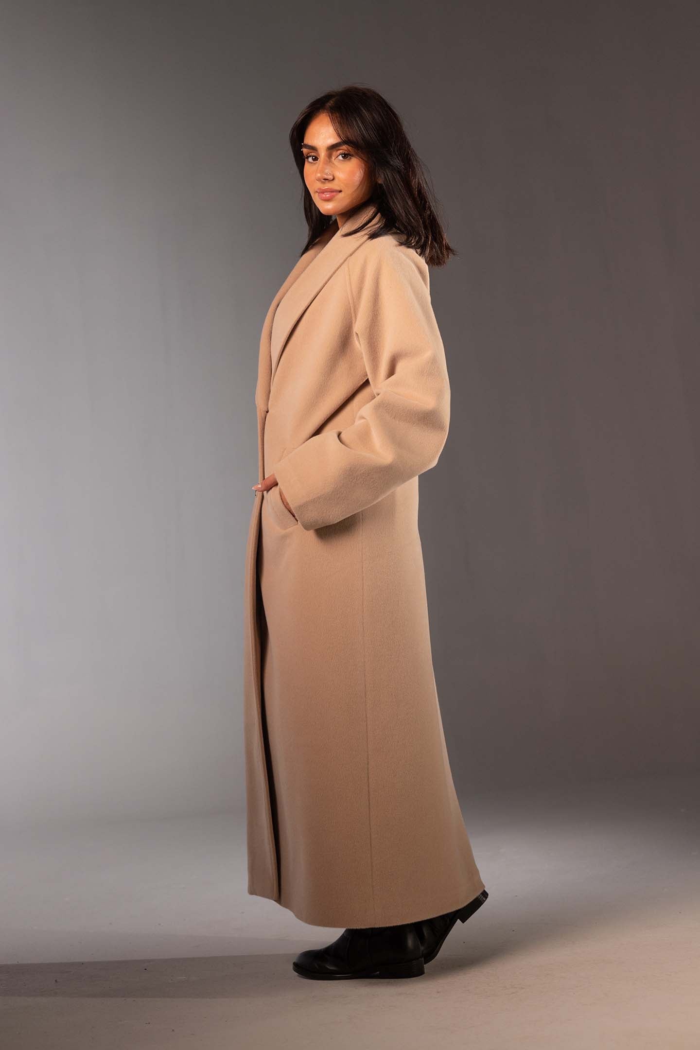 معطف صوف بيج ماكسي مزدوج الأزرار