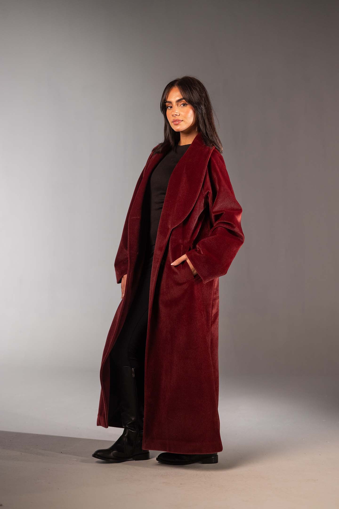 معطف صوف عنابي ماكسي مزدوج الأزرار