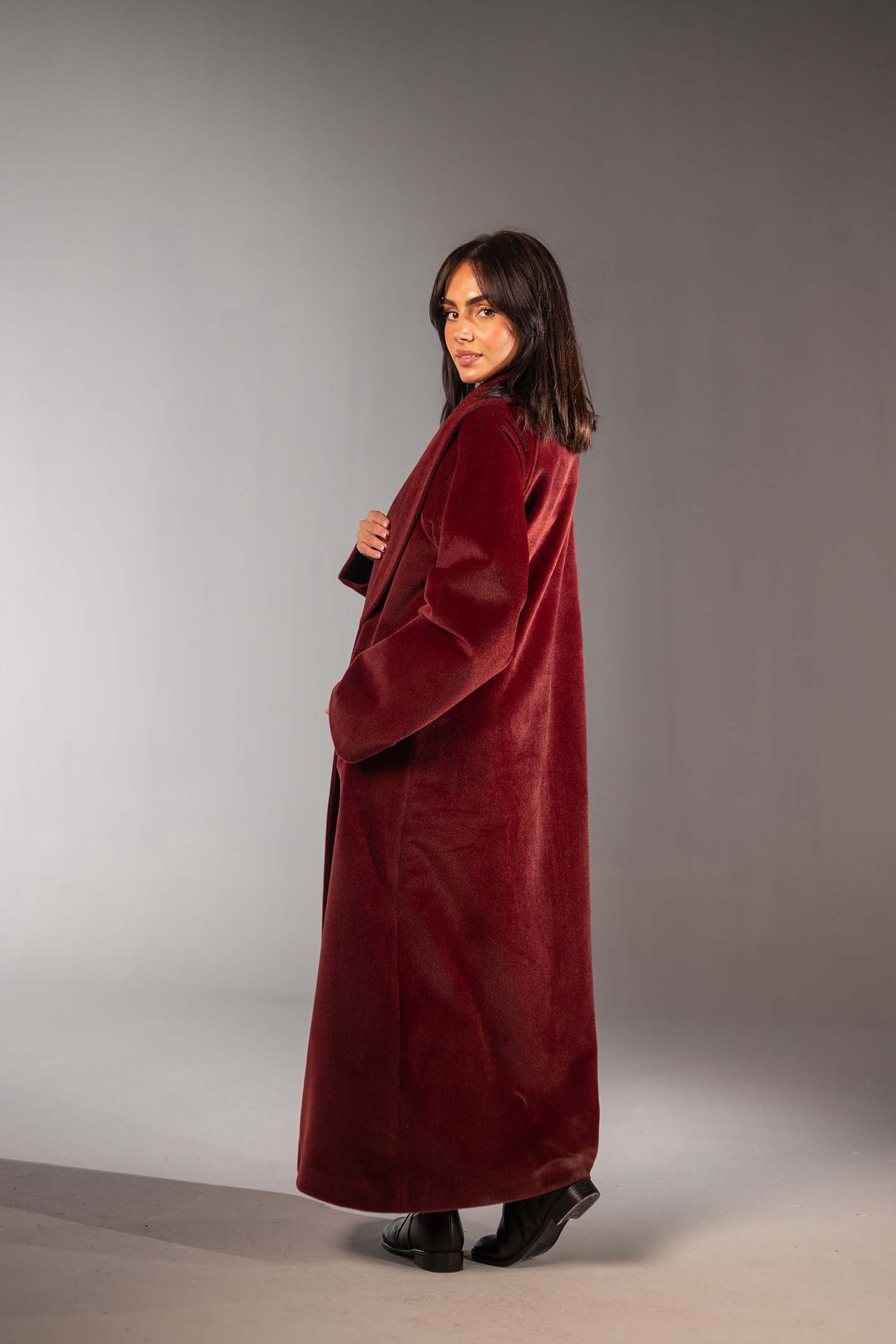 معطف صوف عنابي ماكسي مزدوج الأزرار